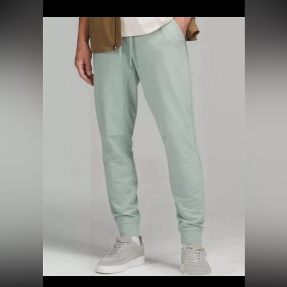 Lululemon Men’s joggers